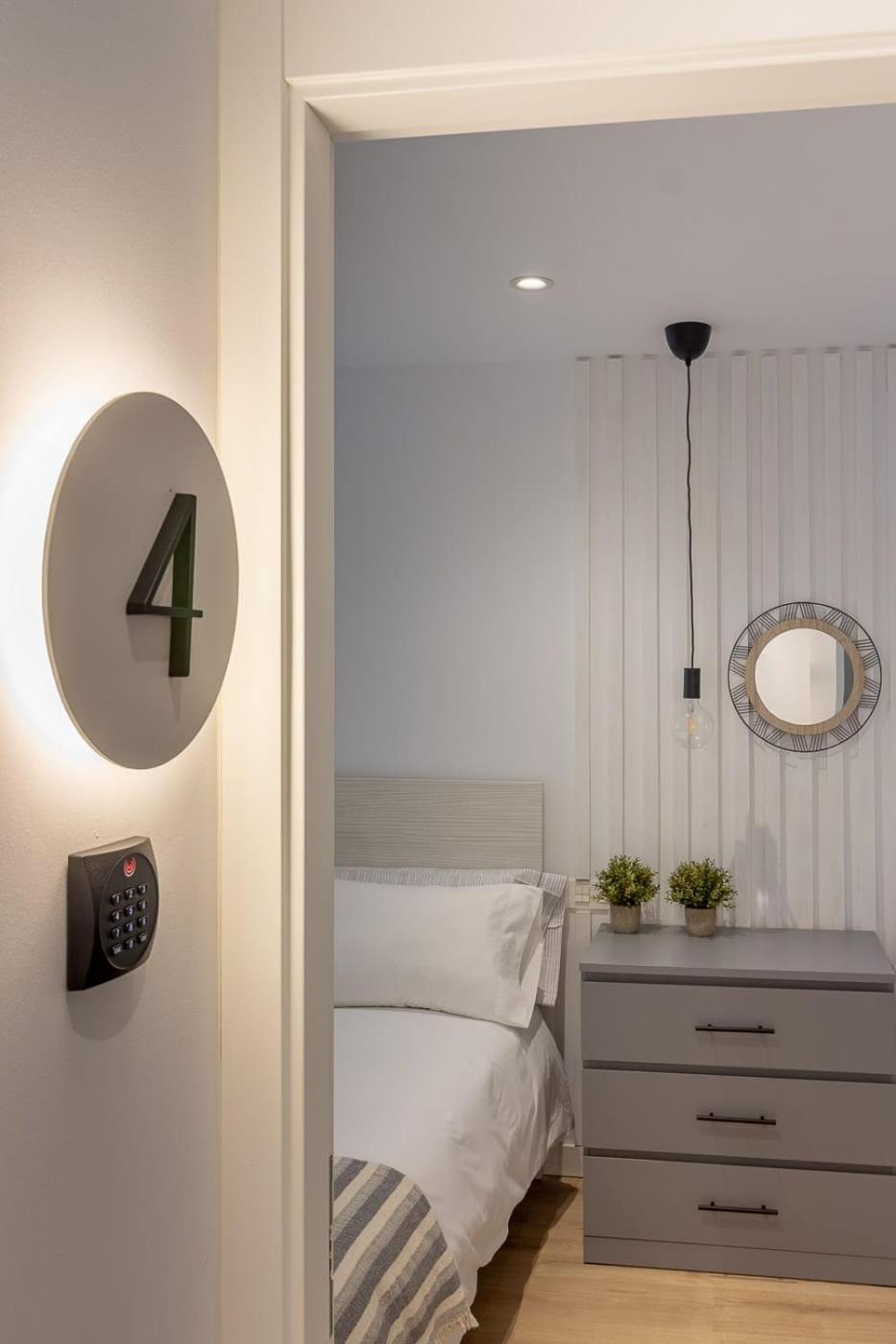 Room4You By Asturias Holidays Oviedo Dış mekan fotoğraf